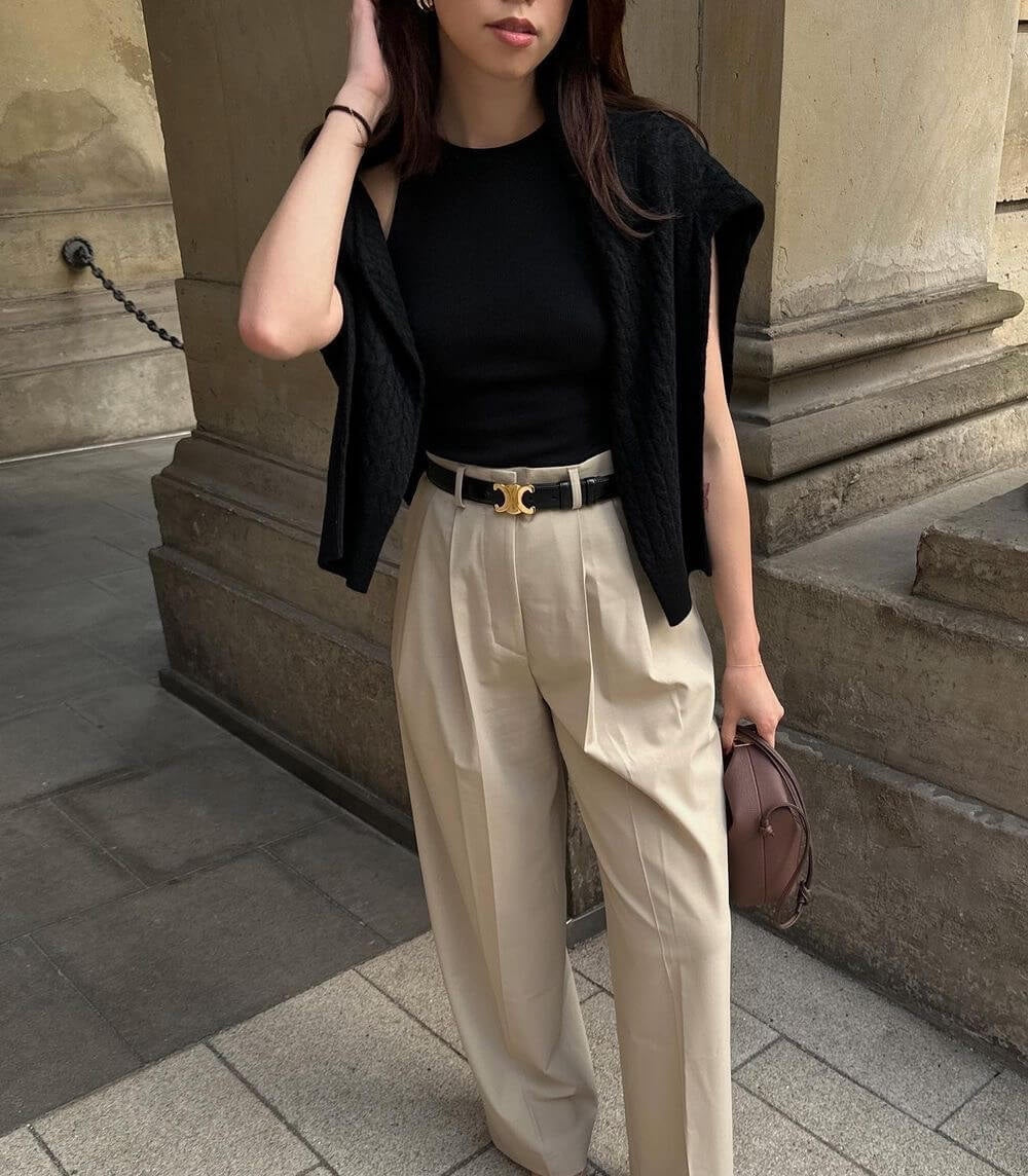 Minimalist Women's Belt with Gold Buckle – Elegant Slim Waist Belt